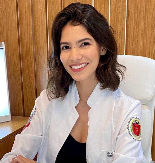 Dra. Camila - Dentista